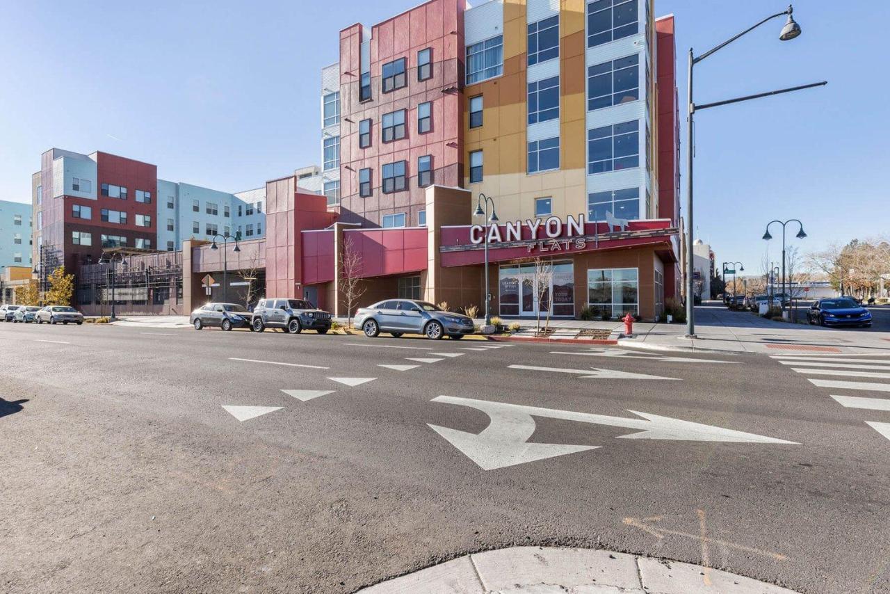 רינו Canyon Flats Apartments By Barsala מראה חיצוני תמונה