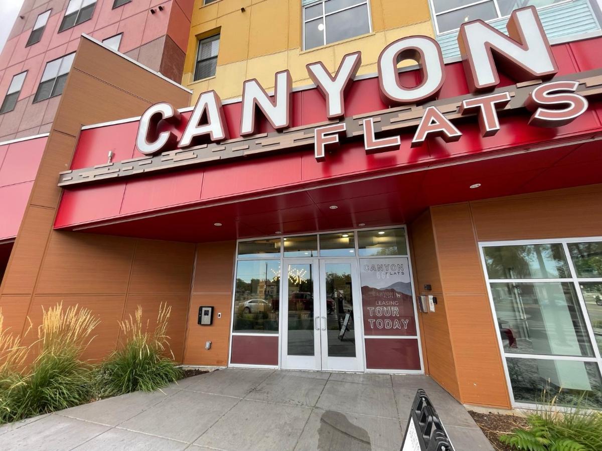 רינו Canyon Flats Apartments By Barsala מראה חיצוני תמונה